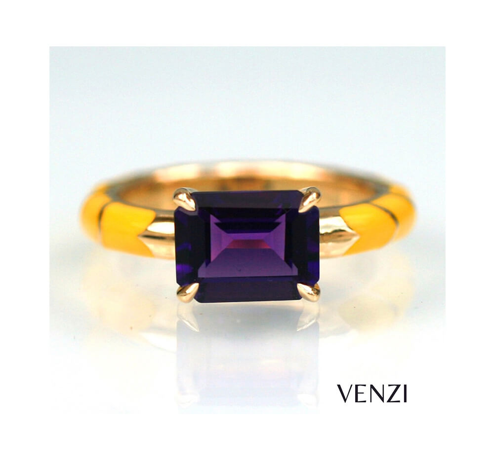 BOMBSHELL RING