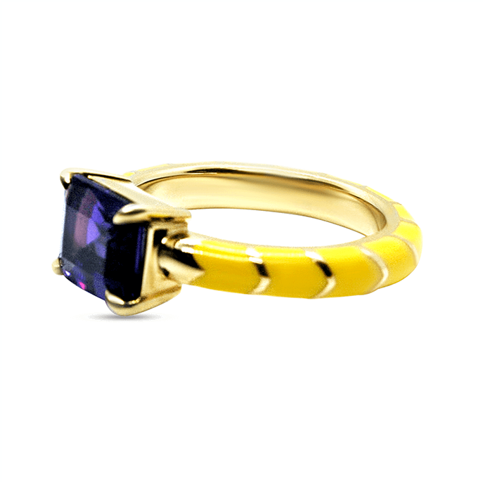 BOMBSHELL RING