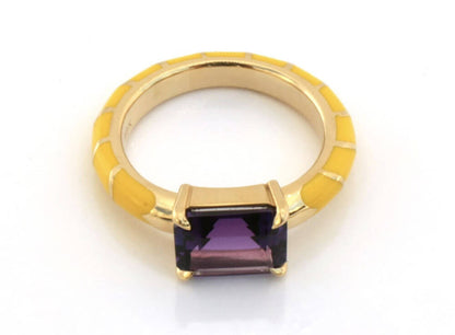 BOMBSHELL RING