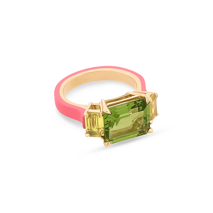 3 stone ring, peridot, sapphires, 18 karat yellow gold and ceramic