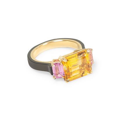 3 stone ring citrine and sapphires set in 18k yellow gold and cerami