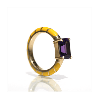 BOMBSHELL RING